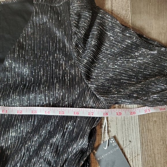 NWT Worthington Women's V-Neck Black and Silver Striped Peplum Blouse Size Small - Picture 3 of 17